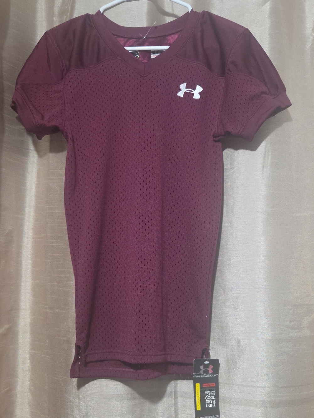 UNDER ARMOUR FOOTBALL JERSIE